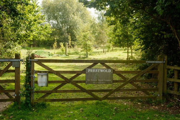 Prestwold street scene showing 5 bar gate